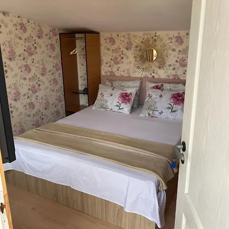 Gasthuis The House Of Roses 4*