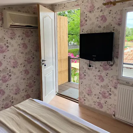 Gasthof The House Of Roses 4*