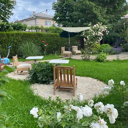 The House Of Roses 4*