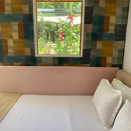 The House Of Roses Gasthof