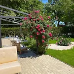 The House Of Roses Vendégház 4*