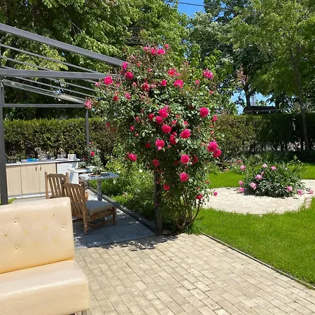 The House Of Roses Πανσιόν *