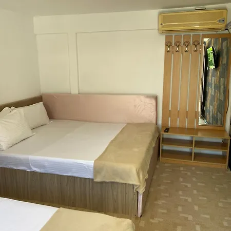 The House Of Roses Konukevi