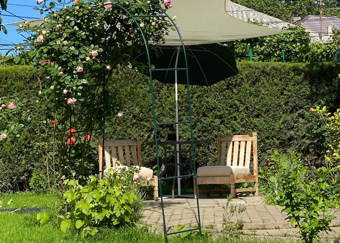 The House Of Roses Guest house