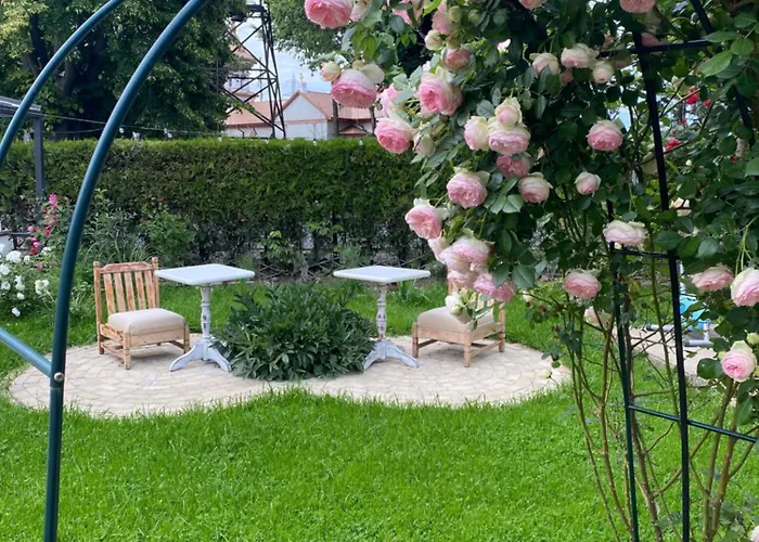 The House Of Roses Pensiune 4*