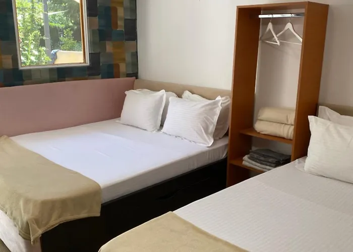 The House Of Roses 4* אפורי נורד